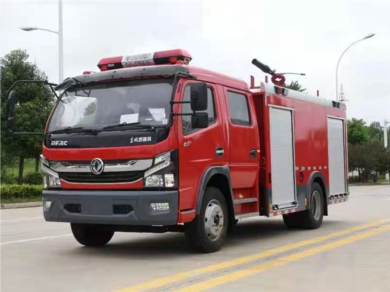 東風(fēng)5噸泡沫消防車(chē)
