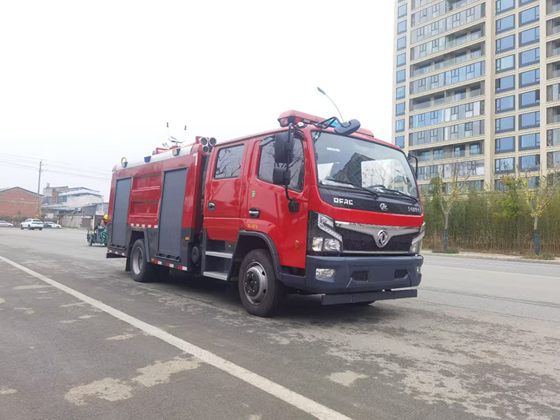 東風(fēng)多利卡5噸水罐消防車(chē)（150馬力）
