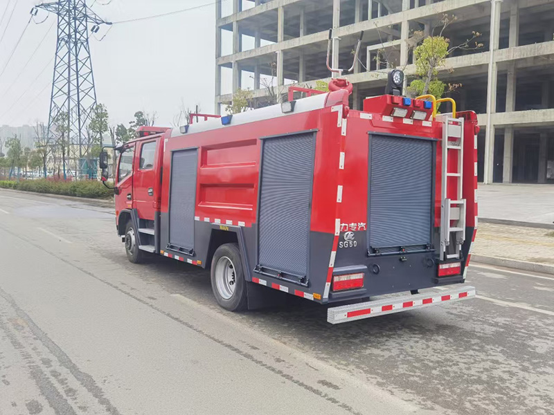 東風(fēng)多利卡5噸水罐消防車(chē)（150馬力）